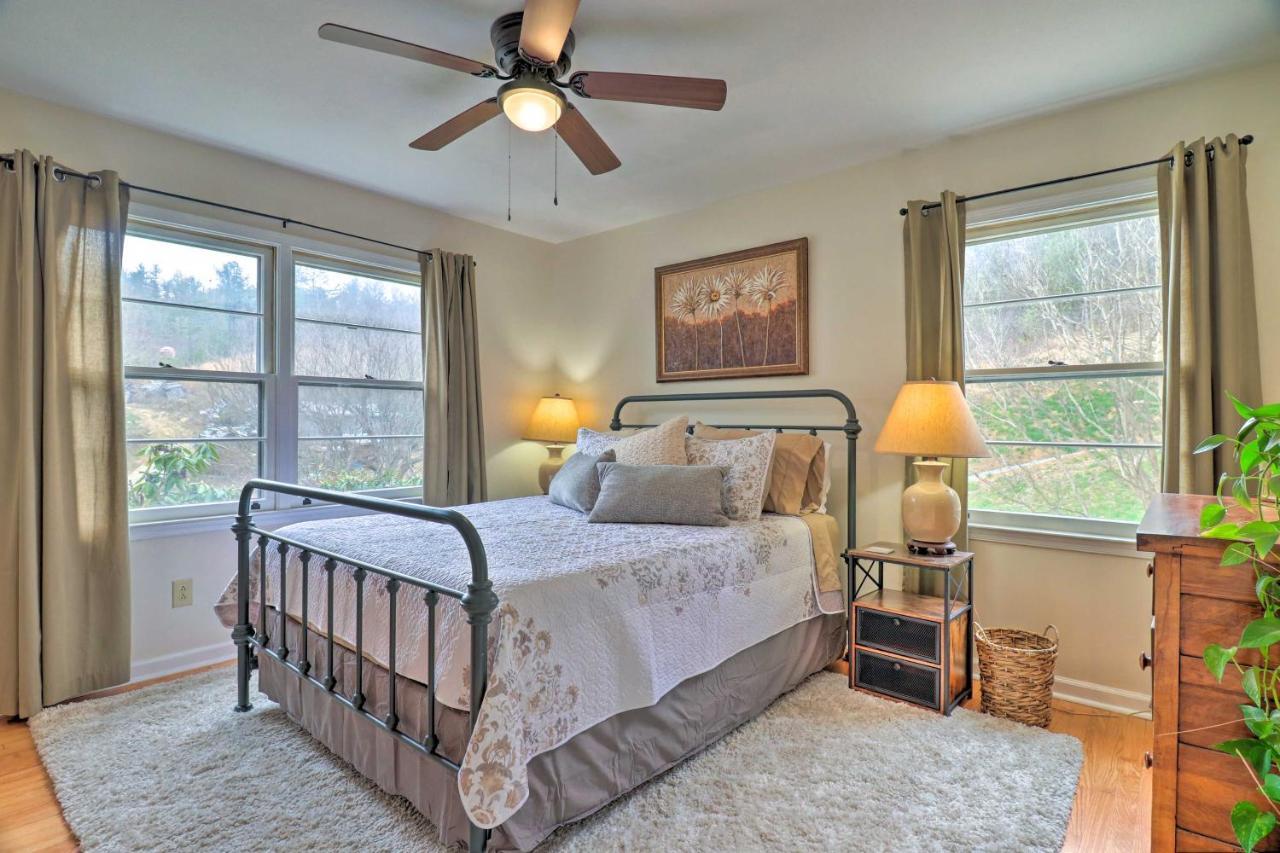 Updated Marshall Home With Fire Pit And Game Room! Bagian luar foto