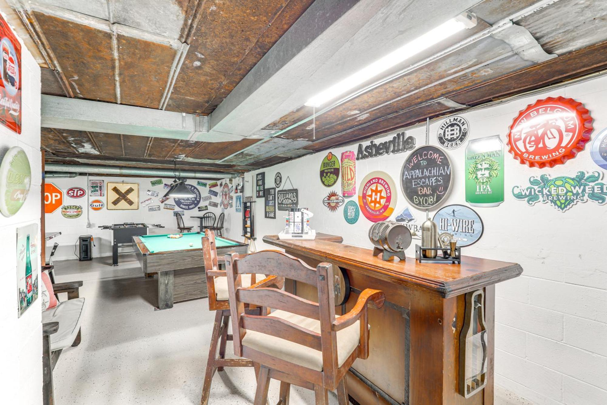 Updated Marshall Home With Fire Pit And Game Room! Bagian luar foto