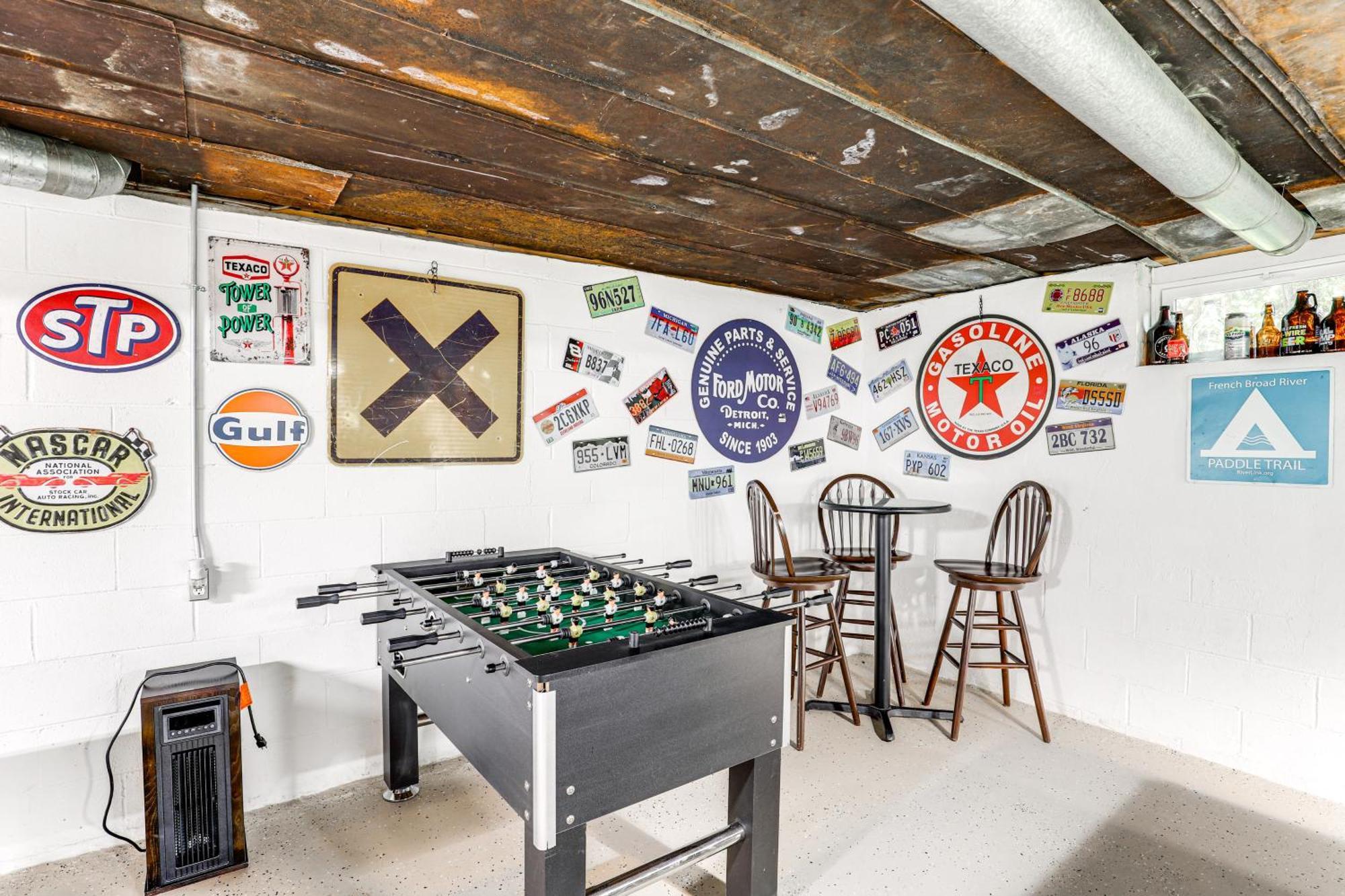 Updated Marshall Home With Fire Pit And Game Room! Bagian luar foto