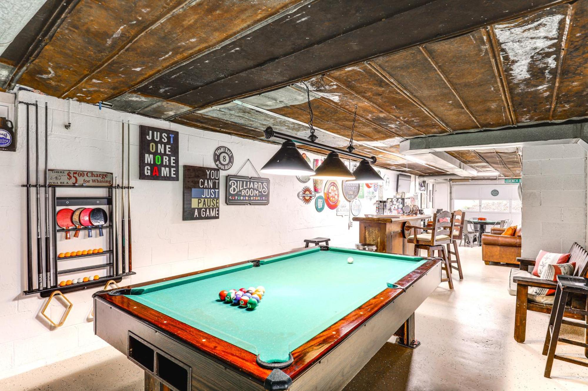 Updated Marshall Home With Fire Pit And Game Room! Bagian luar foto