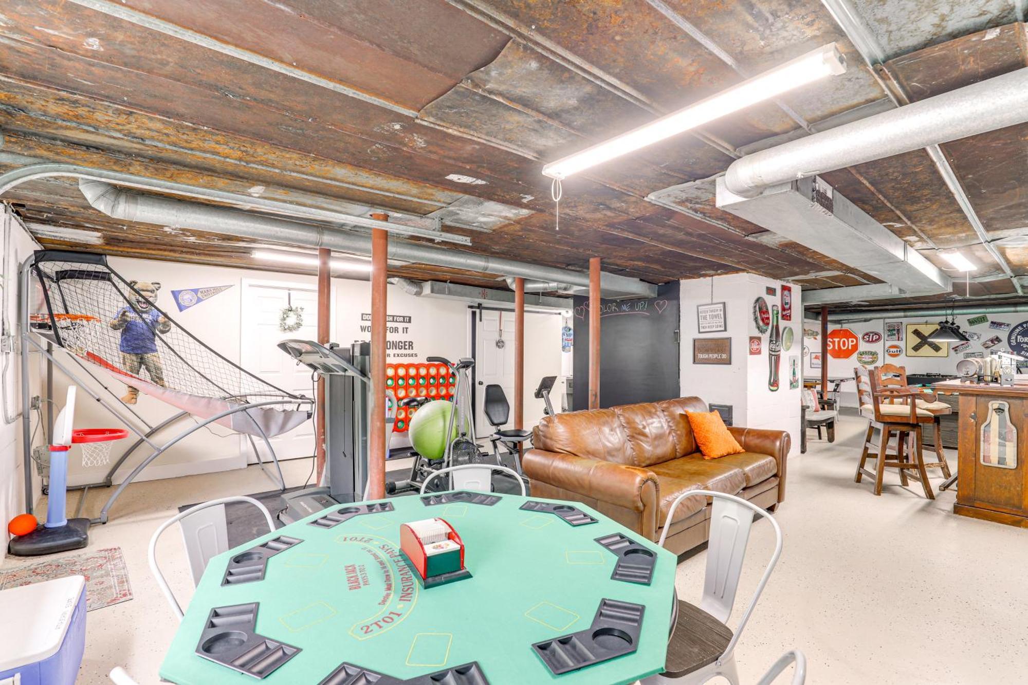 Updated Marshall Home With Fire Pit And Game Room! Bagian luar foto